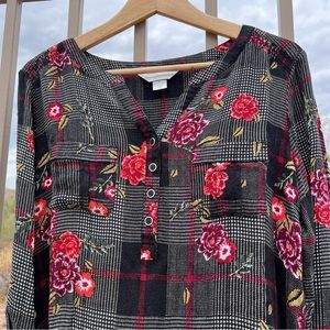 Christopher & Banks Women’s Top M Black/Red, Purple W/Flowers Long Sleeves